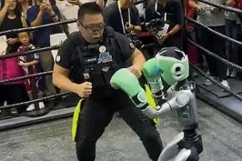 开云体育-火药味十足：球场上的对决异常激烈，局面扑朔迷离()