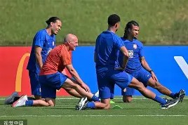 开云体育下载-荷兰国家队士气低迷！球员调整训练计划()