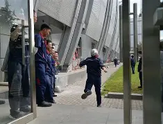 开云体育下载-关于比赛中冷静果断的裁判调度让场面得以控制的信息  第1张