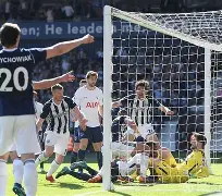 开云体育官网-曼联逆转胜利，重返英超积分榜前列()  第2张