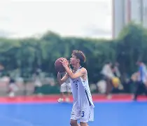 kysports-篮球比赛现场一球定胜负，球迷情绪高涨()  第2张